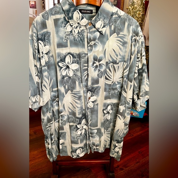 Murano Other - Murano men's short sleeve sz. 4xl  tropical design. Worn one time, no defects.